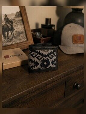 TWISTED X" Men's Black Bi-Fold Wallet - Aztec Inlay NWT